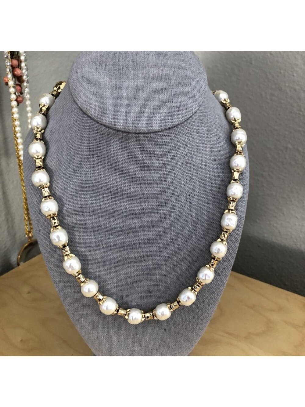 St. John Baroque Costume Pearl & Gold-Tone Link Necklace circa 1980-90’s MINT